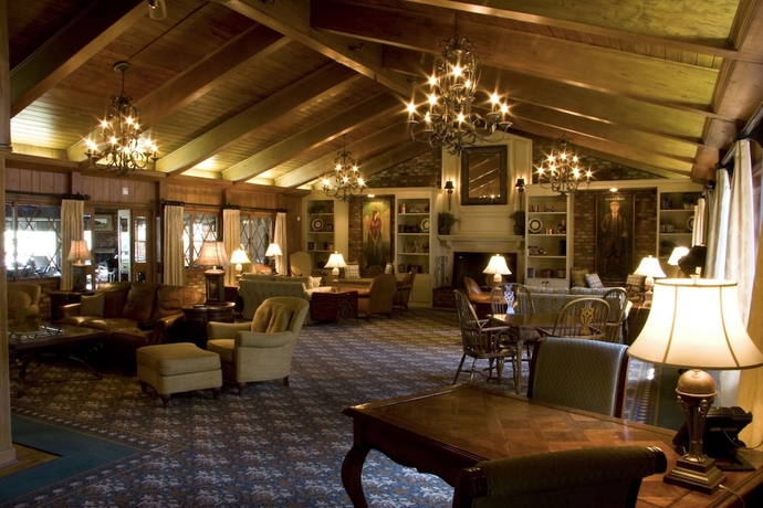 Imagen de los interiores del Hotel Pine Needles Lodge and Golf Club. Foto 19