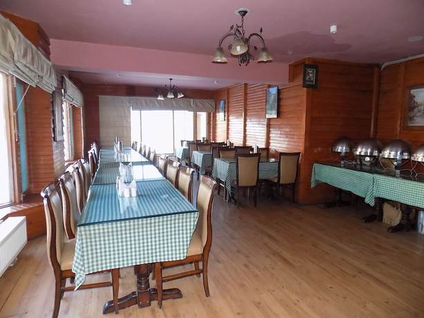 Imagen de los interiores del Hotel Pine Palace Resort. Foto 13