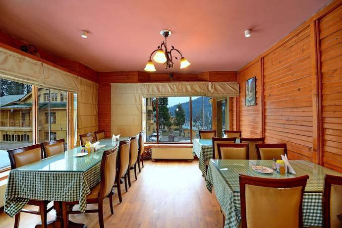 Imagen del bar/restaurante del Hotel Pine Palace Resort. Foto 3