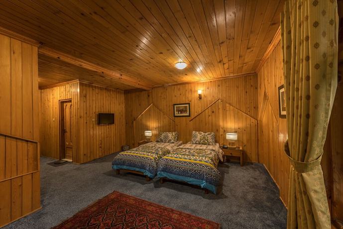 Imagen de la habitación del Hotel Pine Park Edge Resort Khanian. Foto 13