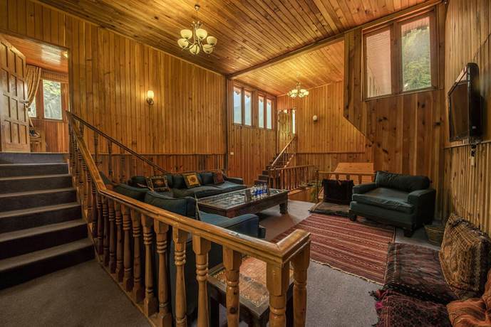 Imagen de los interiores del Hotel Pine Park Edge Resort Khanian. Foto 20