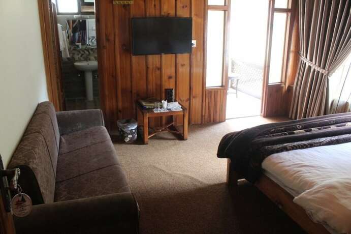 Imagen general del Hotel Pine Park Lake Luxury Resort Naran. Foto 11