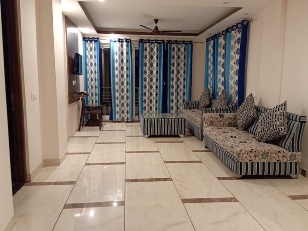 Imagen de los interiores del Hotel Pine Peak Kasauli. Foto 14
