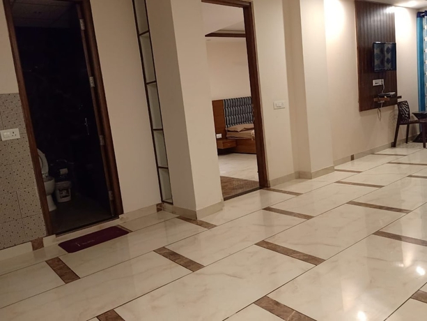 Imagen de los interiores del Hotel Pine Peak Kasauli. Foto 16