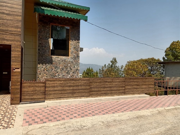 Imagen de los exteriores del Hotel Pine Peak Kasauli. Foto 13