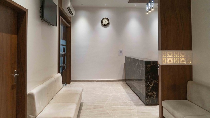 Imagen de los interiores del Hotel Pine Regency - Aravali\'s Peak view. Foto 18