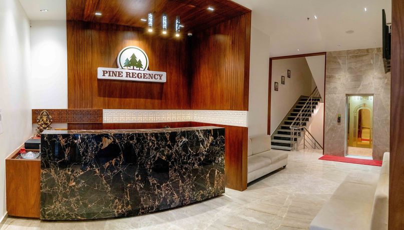 Imagen de los interiores del Hotel Pine Regency - Aravali\'s Peak view. Foto 19
