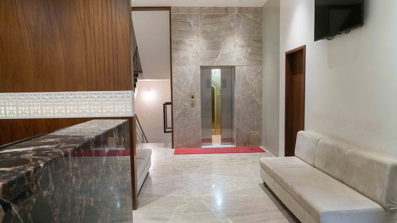 Imagen de los interiores del Hotel Pine Regency - Aravali\'s Peak view. Foto 20