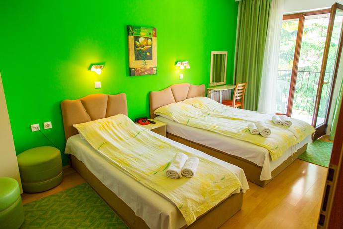 Imagen de la habitación del Hotel Pine, SKOPJE. Foto 6