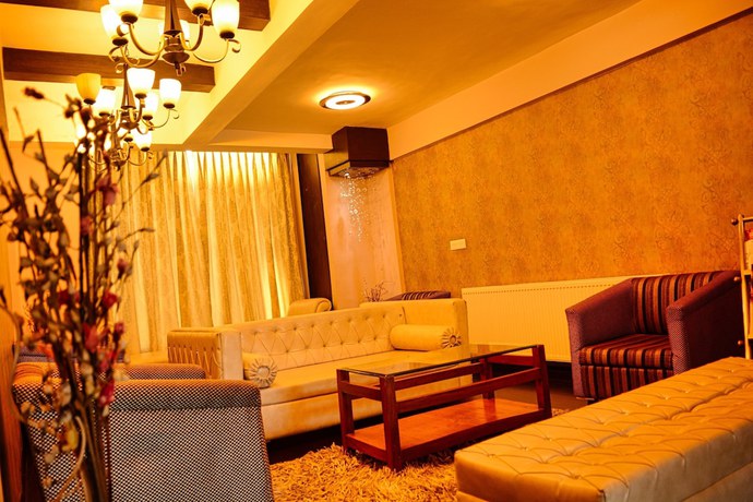 Imagen de los interiores del Hotel Pine Spring Resort Gulmarg. Foto 20