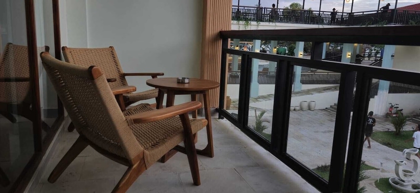 Imagen de la habitación del Hotel Pine Tree Beach. Foto 9