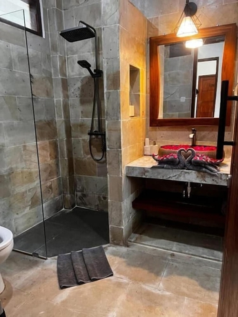 Imagen de la habitación del Hotel Pine Tree Beach. Foto 12