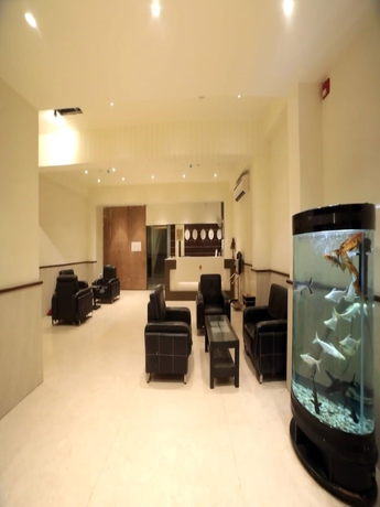 Imagen de los interiores del Hotel Pine Tree, Rajkot. Foto 15