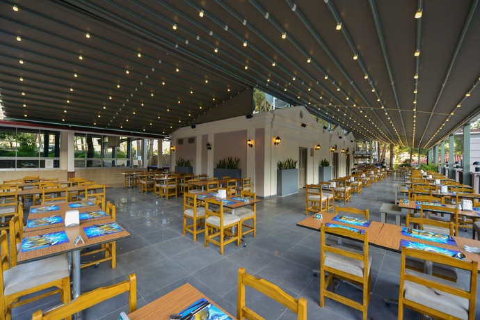 Imagen del bar/restaurante del Hotel Pine Valley. Foto 2