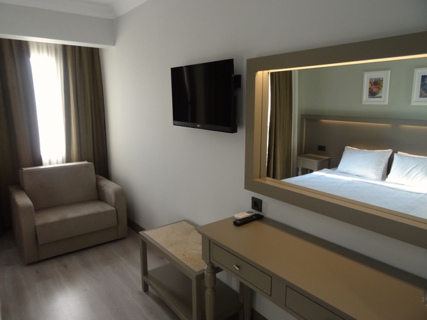 Imagen de los interiores del Hotel Pine Valley. Foto 9