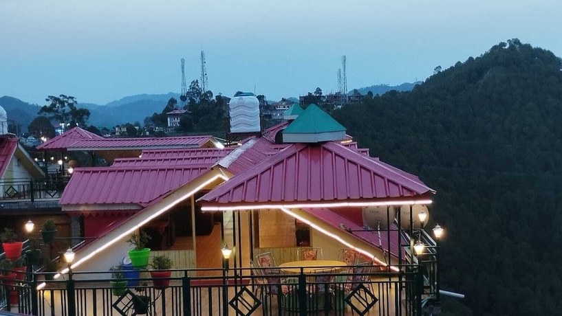 Imagen del bar/restaurante del Hotel Pine View Kasauli. Foto 3