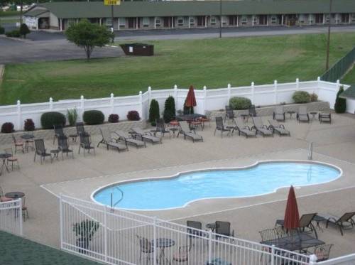 Imagen de la habitación del Hotel Pine View Resort. Foto 10