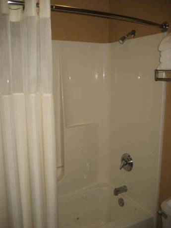 Imagen de la habitación del Hotel Pine View Resort. Foto 13