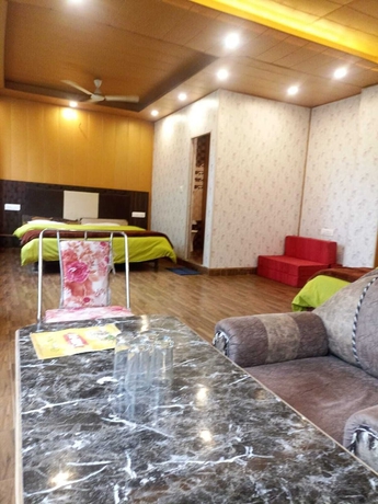 Imagen de la habitación del Hotel Pine View Villa. Foto 6