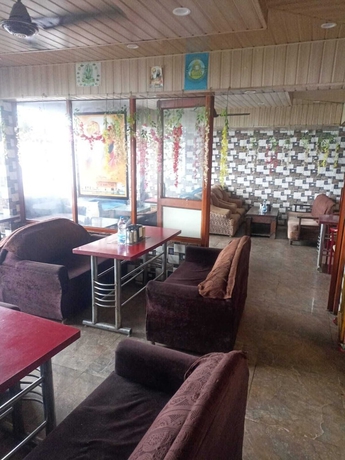 Imagen del bar/restaurante del Hotel Pine View Villa. Foto 1