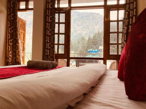 Imagen general del Hotel Pine roots. Foto 5