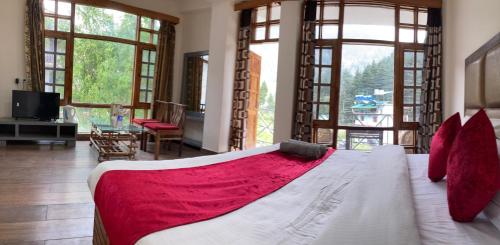 Imagen general del Hotel Pine roots. Foto 6