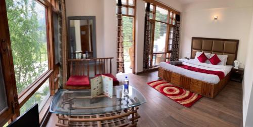 Imagen general del Hotel Pine roots. Foto 7