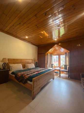 Imagen de la habitación del Hotel PinePark Lake Luxury Resort Naran. Foto 8