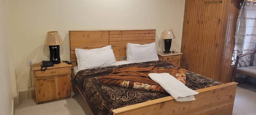 Imagen de la habitación del Hotel PinePark Lake Luxury Resort Naran. Foto 11