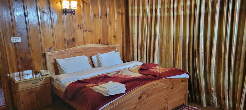Imagen de la habitación del Hotel PinePark Lake Luxury Resort Naran. Foto 12