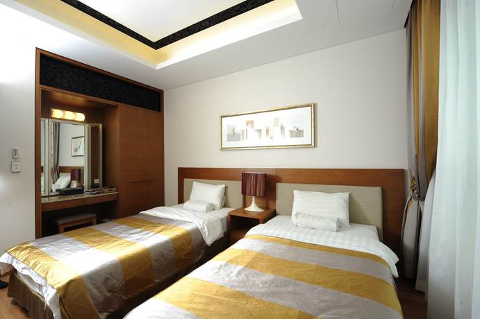 Imagen de la habitación del Hotel PineRidge Resort. Foto 18