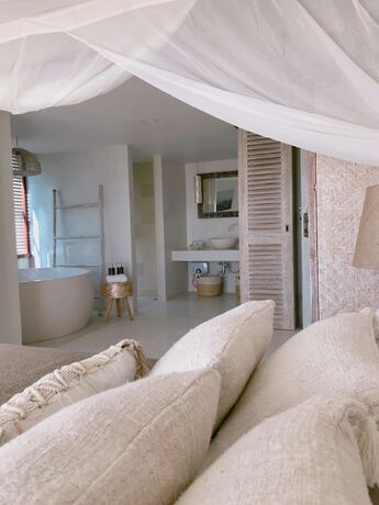 Imagen de la habitación del Hotel Pineapple Lazy Beach Villa. Foto 23