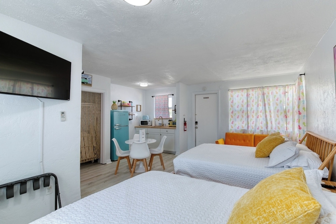 Imagen de la habitación del Hotel Pineapple Shores Retro Inn. Foto 2