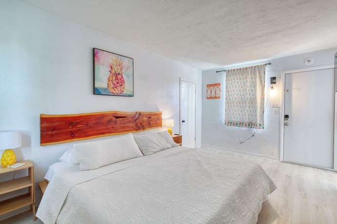 Imagen de los interiores del Hotel Pineapple Shores Retro Inn. Foto 16