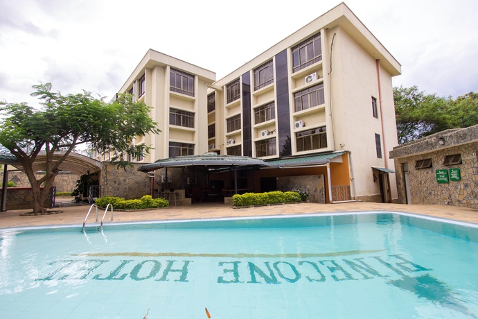 Imagen de la piscina del Hotel Pinecone, KISUMU. Foto 19