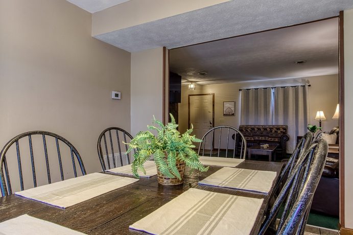 Imagen de la habitación del Hotel Pinecrest Townhomes. Foto 3