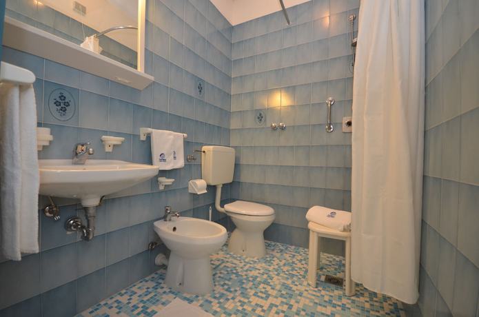 Imagen de la habitación del Hotel Pineda Aparthotel. Foto 9