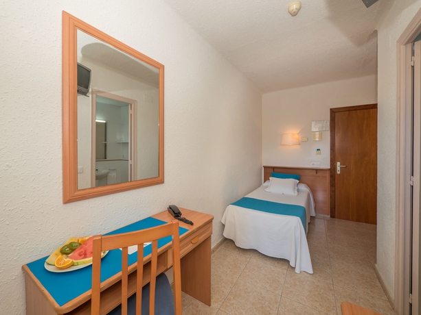 Imagen de la habitación del Hotel Pineda, Pineda de Mar. Foto 10