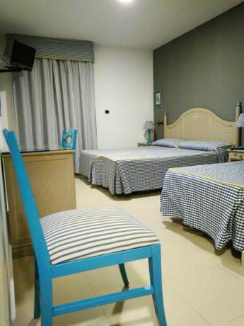 Imagen de la habitación del Hotel Pineda Playa. Foto 3