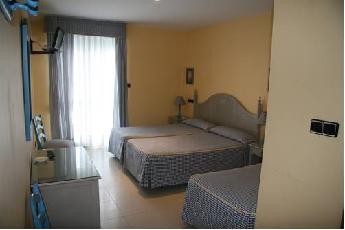 Imagen de la habitación del Hotel Pineda Playa. Foto 5