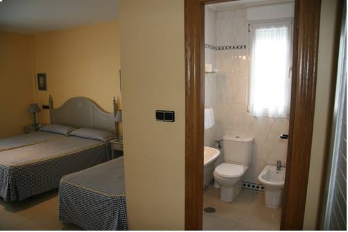 Imagen de la habitación del Hotel Pineda Playa. Foto 6