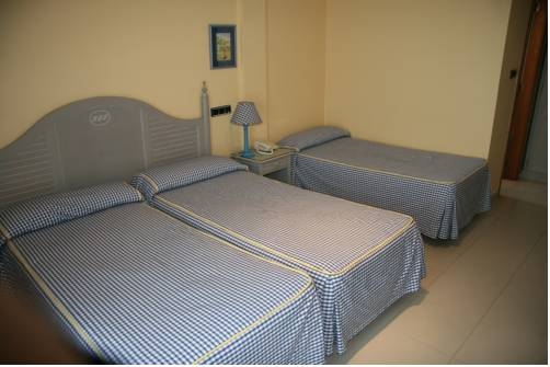 Imagen de la habitación del Hotel Pineda Playa. Foto 9