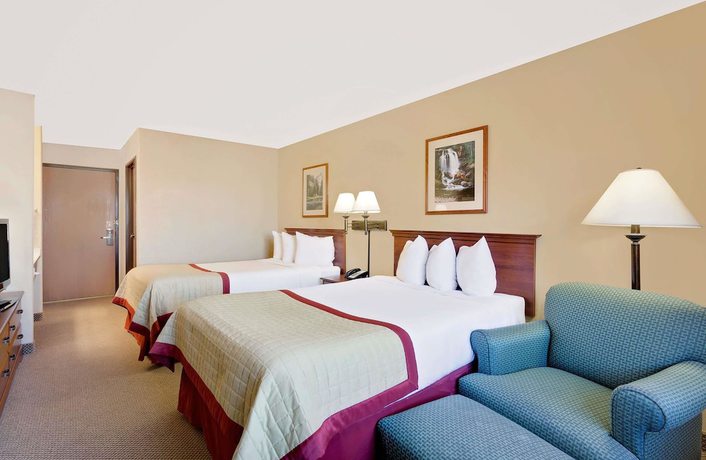 Imagen de la habitación del Hotel Pinedale And Suites. Foto 3