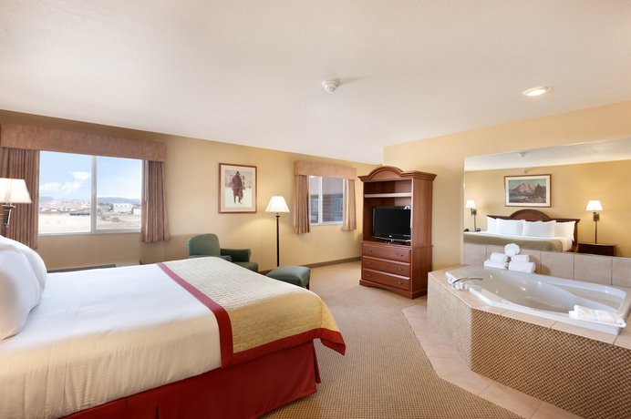 Imagen de la habitación del Hotel Pinedale And Suites. Foto 11