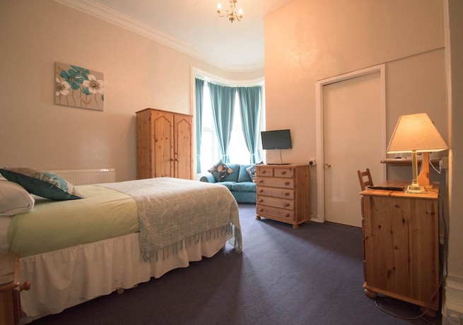 Imagen de la habitación del Hotel Pinegrove. Foto 13