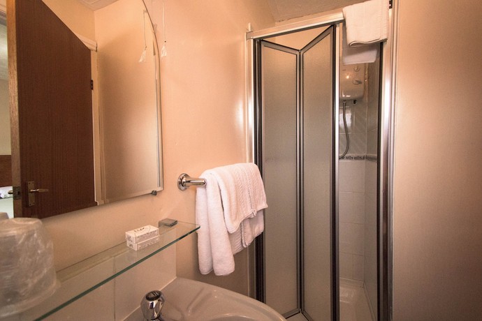 Imagen de la habitación del Hotel Pinegrove. Foto 20