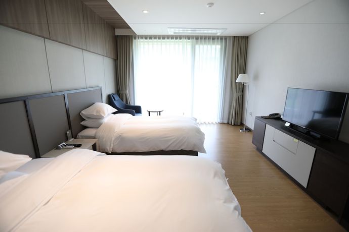 Imagen de la habitación del Hotel Pinehills. Foto 5