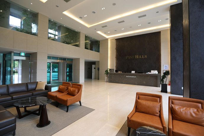 Imagen de los interiores del Hotel Pinehills. Foto 15
