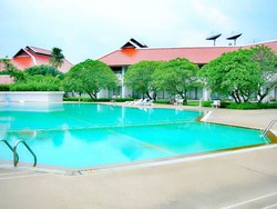 Imagen general del Hotel Pinehurst Golf Club And Hotel, Pathum Thani. Foto 1