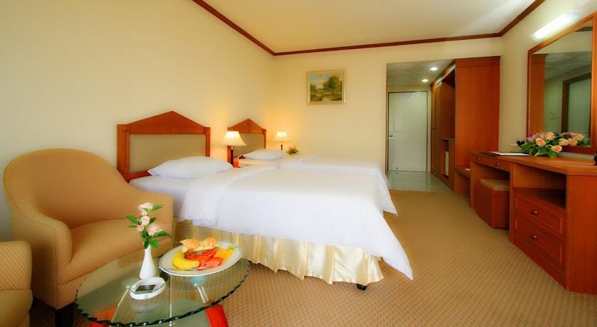 Imagen general del Hotel Pinehurst Golf Club And Hotel, Pathum Thani. Foto 4
